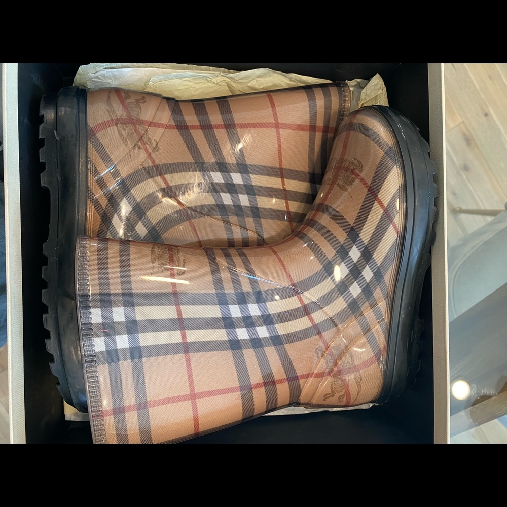 Authentic Children’s Burberry rain boot